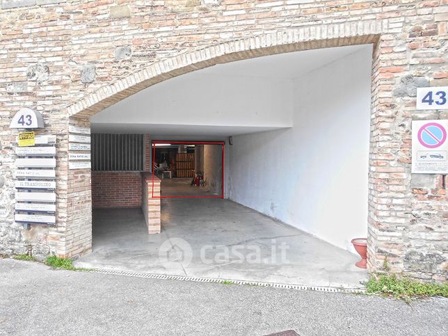 Box/posto auto in residenziale in Viale Pietro Toselli