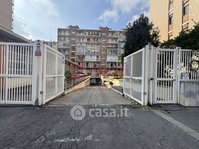 Garage/posto auto in residenziale in Via Mombarcaro 99