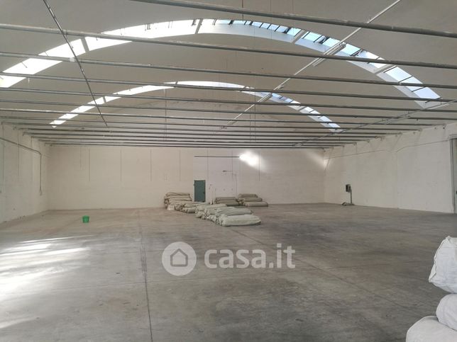 Capannone in commerciale in Via Valdingole
