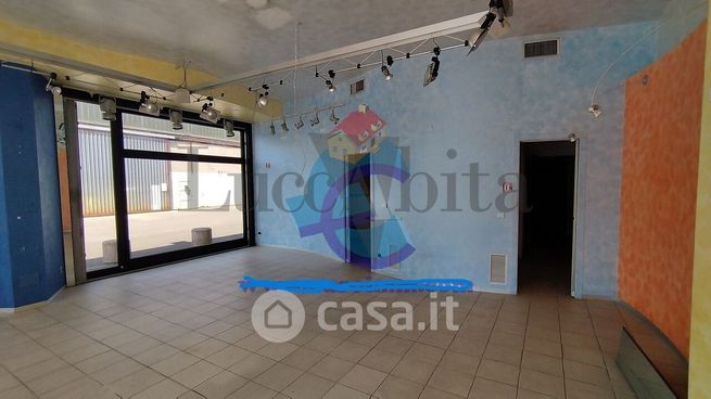 Negozio/locale commerciale in commerciale in Viale Castruccio Castracani 1217