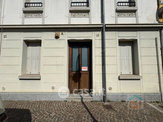 Ufficio in commerciale in Via Udine 15