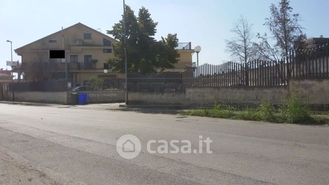 Negozio/locale commerciale in commerciale in Via Giulio Pastore
