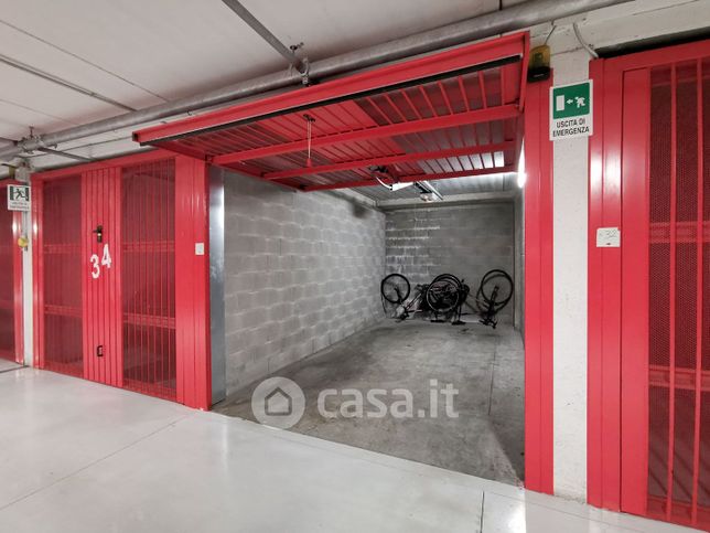 Garage/posto auto in residenziale in Piazza Vincenzo Arbarello 12 a