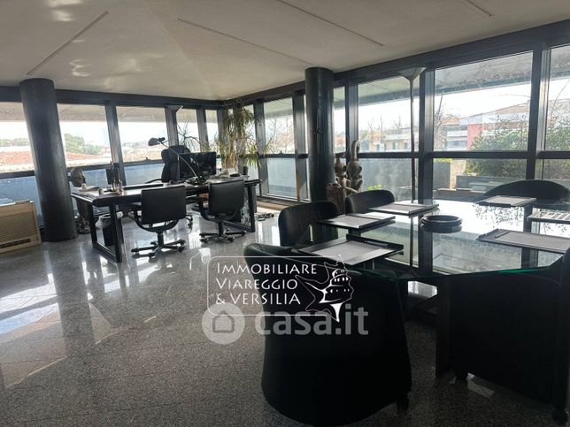 Ufficio in commerciale in Largo Risorgimento 8