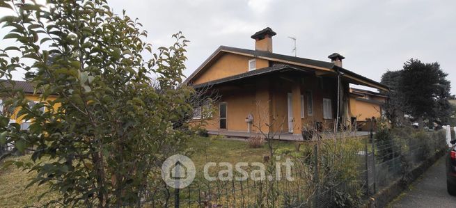 Villa in residenziale in Via Rivera