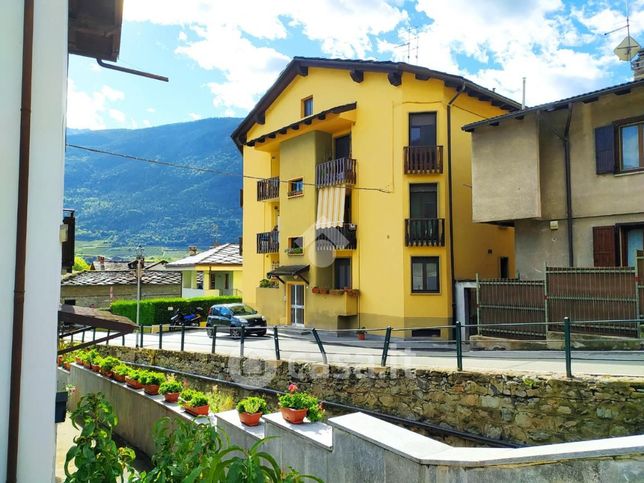 Appartamento in residenziale in Frazione Saint Maurice 64