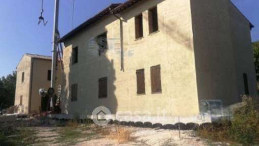 Rustico/casale in residenziale in Via Edoardo Cattaneo