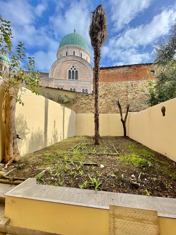 Appartamento in residenziale in Piazza Sant'Ambrogio