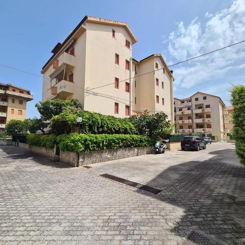 Appartamento in residenziale in Via Lauro 159