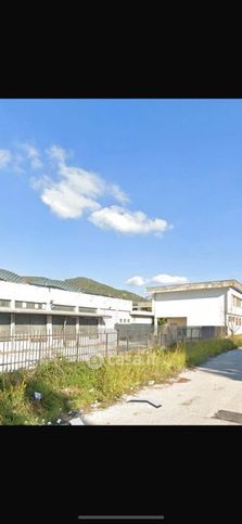 Capannone in commerciale in Via delle Calabrie 100