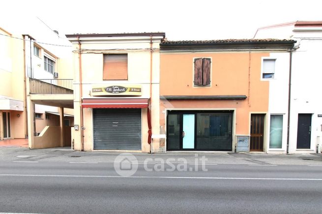 Rustico/casale in residenziale in Via Cesenatico 5653