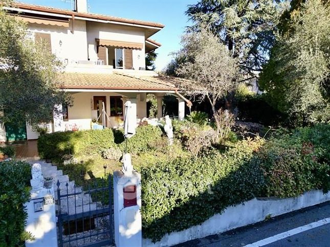 Villa in residenziale in Via 1º Maggio