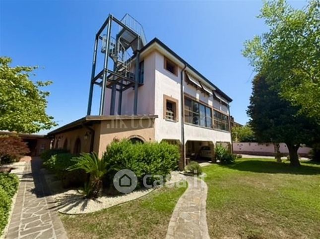 Villa in residenziale in Via Silvio Spaventa