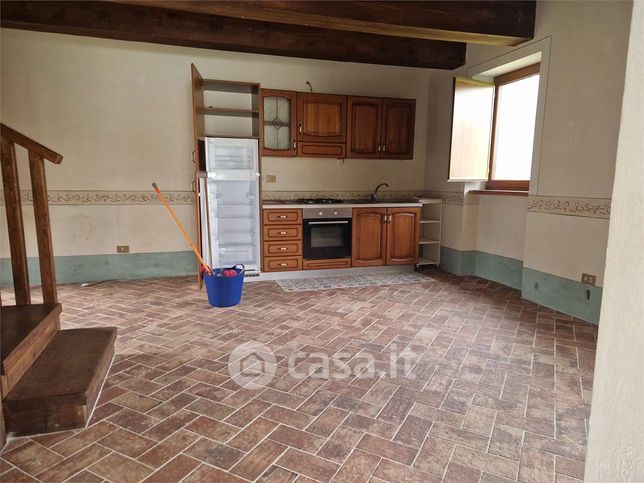 Casa indipendente in residenziale in 