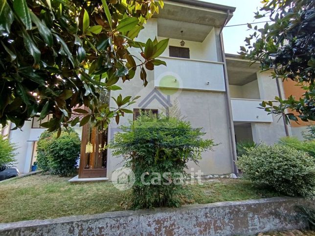 Casa indipendente in residenziale in Via XXV Aprile