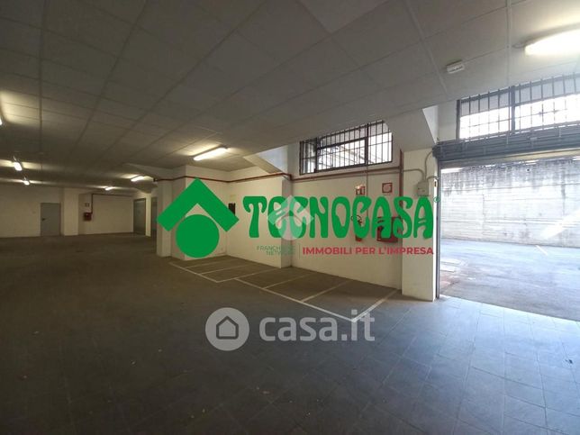 Box/posto auto in residenziale in Via Francesco Baracca 15