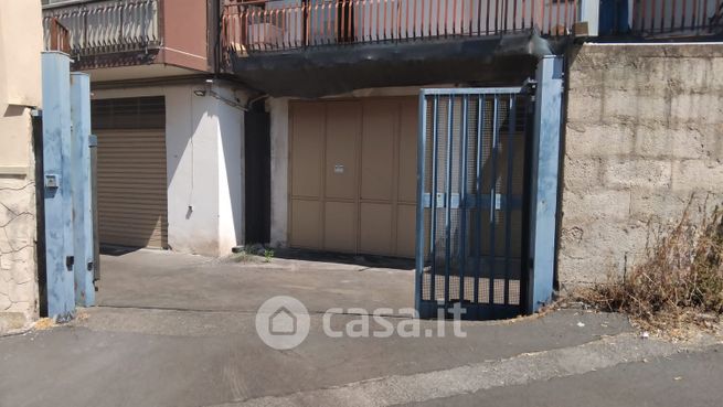 Box/posto auto in residenziale in Via Pozzo