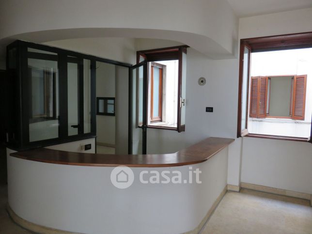 Ufficio in commerciale in Via Tommaso Costa