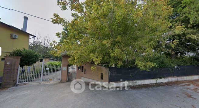 Villa in residenziale in Via la Retta 28