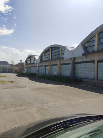 Capannone in commerciale in Via Tiburtina Valeria