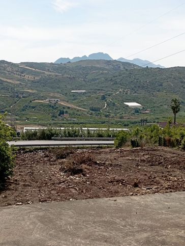 Terreno agricolo in commerciale in Corso Gaetano Scarpello