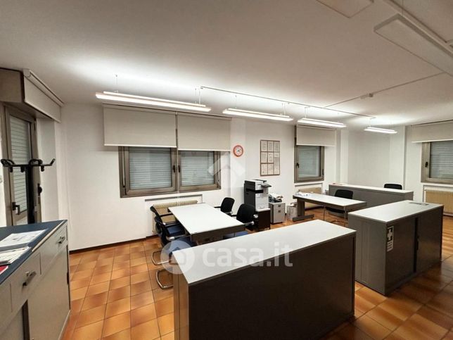 Ufficio in commerciale in Via Giuseppe Verdi 2