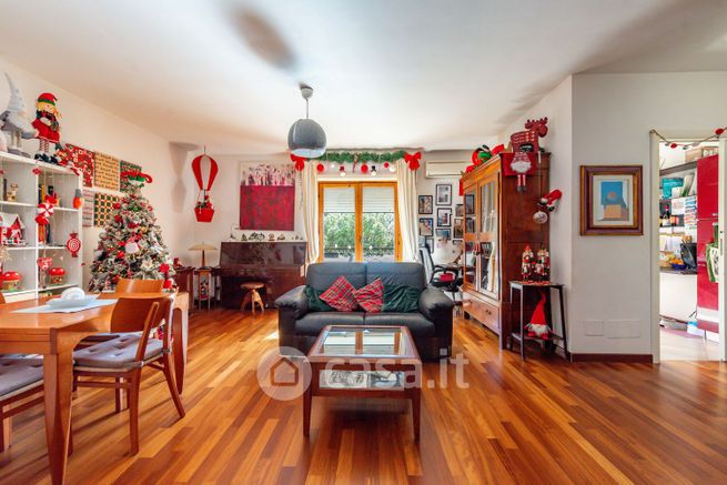 Appartamento in residenziale in Via Trasaghis 11