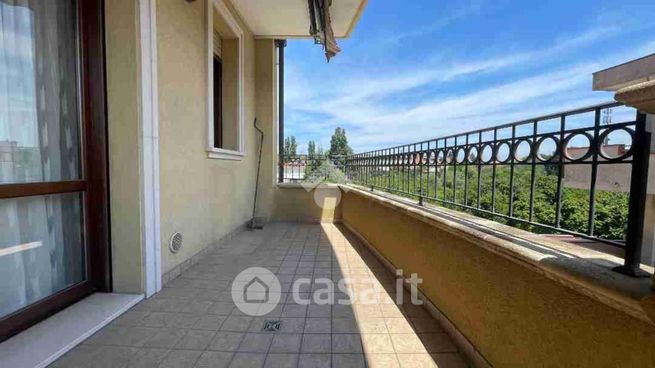 Appartamento in residenziale in Via Popilia 1