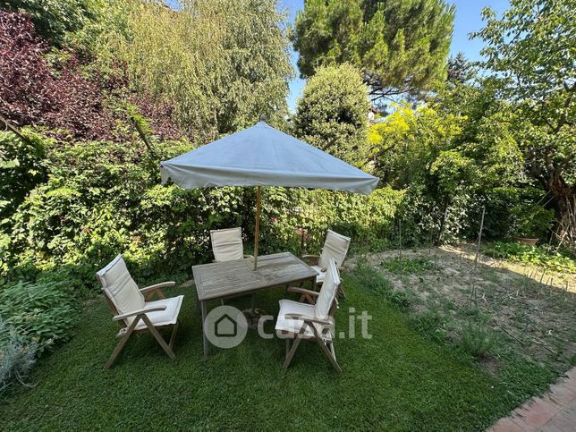 Villa in residenziale in 