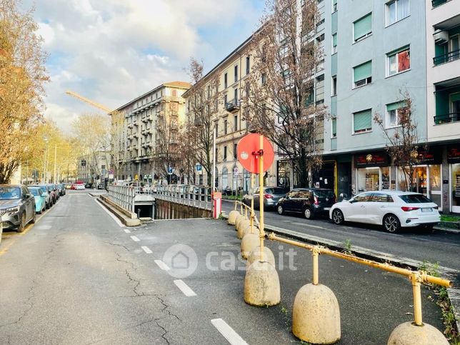 Garage/posto auto in residenziale in Via Pavia 4