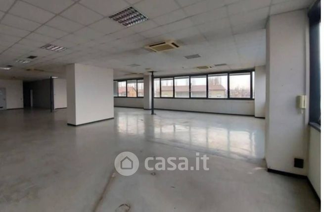 Ufficio in commerciale in Via Commercio 40
