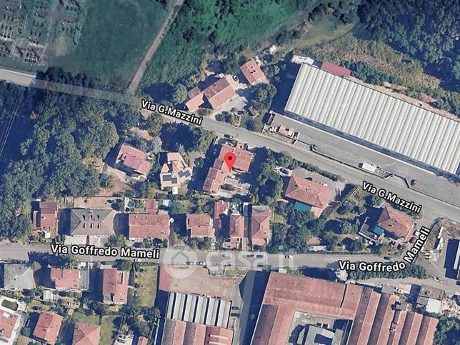 Capannone in commerciale in Via G.Mazzini 39