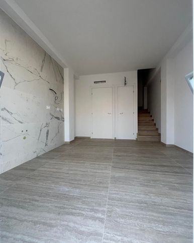 Casa indipendente in residenziale in