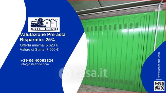 Box/posto auto in residenziale in Via Envie 8 /A