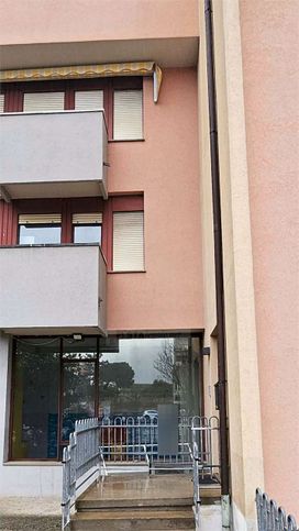 Ufficio in commerciale in Piazza 13 Giugno
