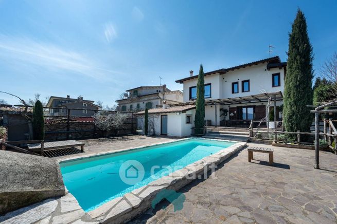 Villa in residenziale in Via Prati di Mainello
