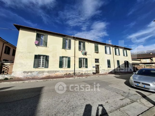 Appartamento in residenziale in Via Ugo Foscolo 4