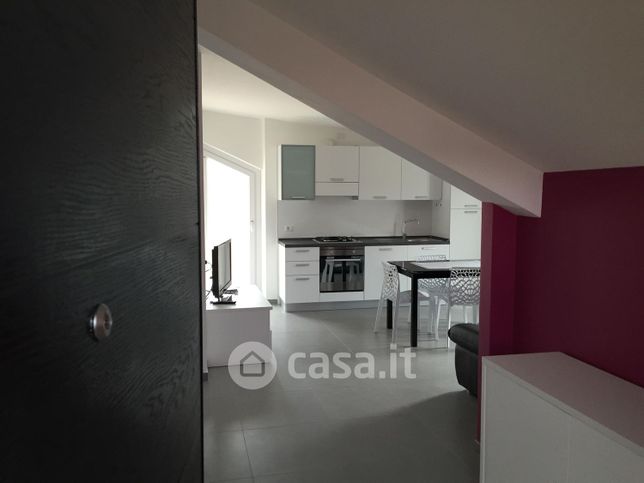 Appartamento in residenziale in Viale Madrid 1