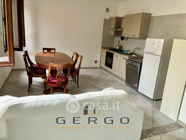 Casa indipendente in residenziale in Via Asolo