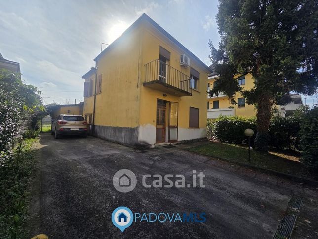 Casa indipendente in residenziale in Via Lorenzo Perosi