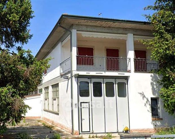 Capannone in commerciale in Via Luigi Galvani