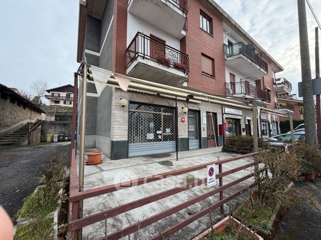 Negozio/locale commerciale in commerciale in Corso Laghi 297