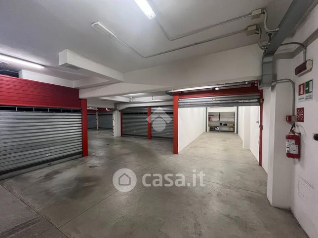 Garage/posto auto in residenziale in Via di Bellariva 60