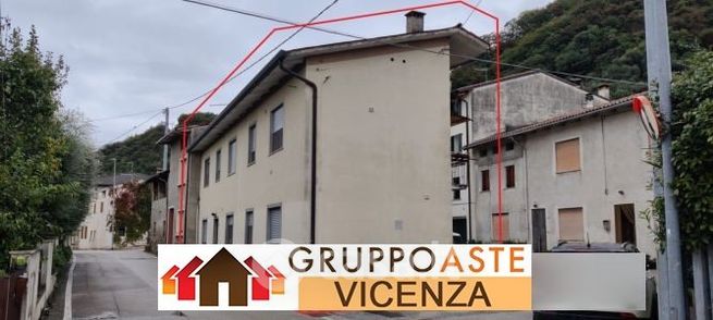 Villetta a schiera in residenziale in Via Scomazzoni 65