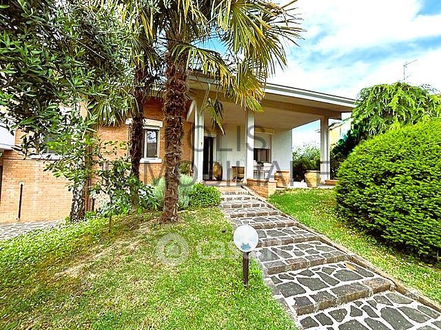Villa in residenziale in Via Orazio Flacco