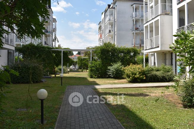 Appartamento in residenziale in Via Achille Grandi 21