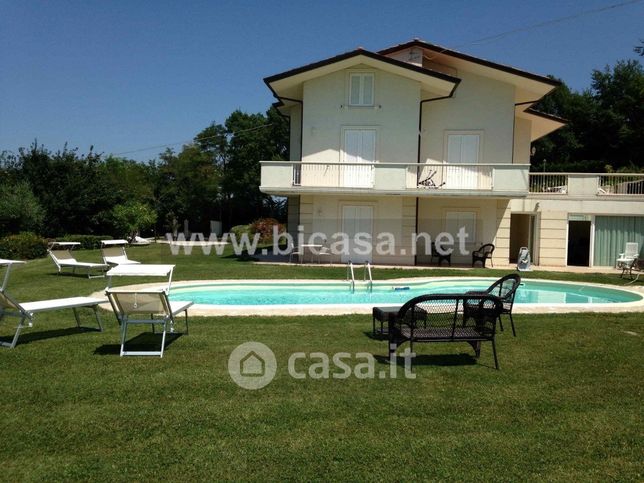Villa in residenziale in Via Castello Farneto 20