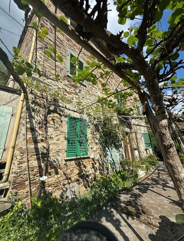 Rustico/casale in residenziale in Via Monte Altissimo