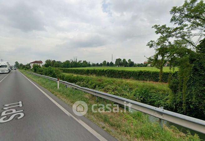 Terreno agricolo in commerciale in Via Milano 33