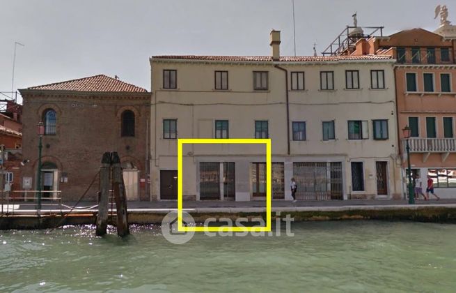 Negozio/locale commerciale in commerciale in Isola giudecca 188